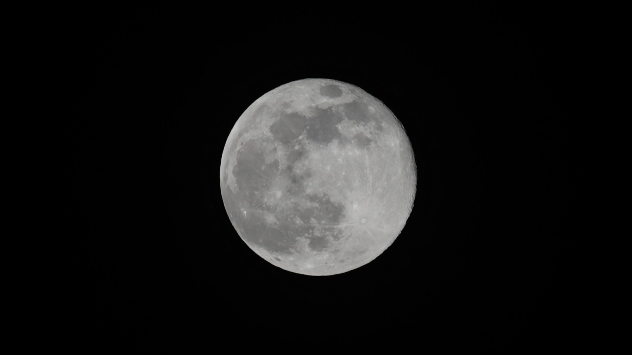 La NASA suspende su proyecto de estación orbital lunar y revela plan para crear una base en la Luna