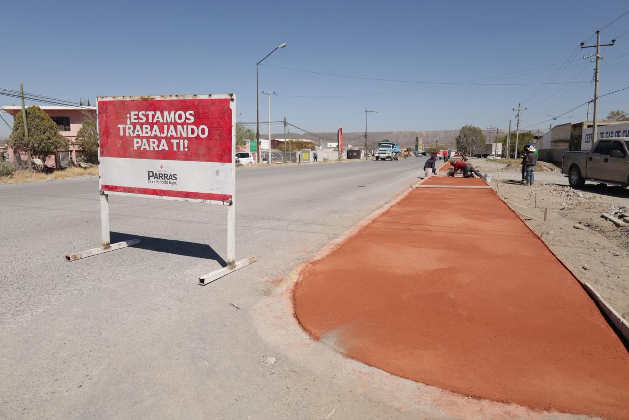 Comienza construcción de banquetas como parte del proyecto de urbanización lineal