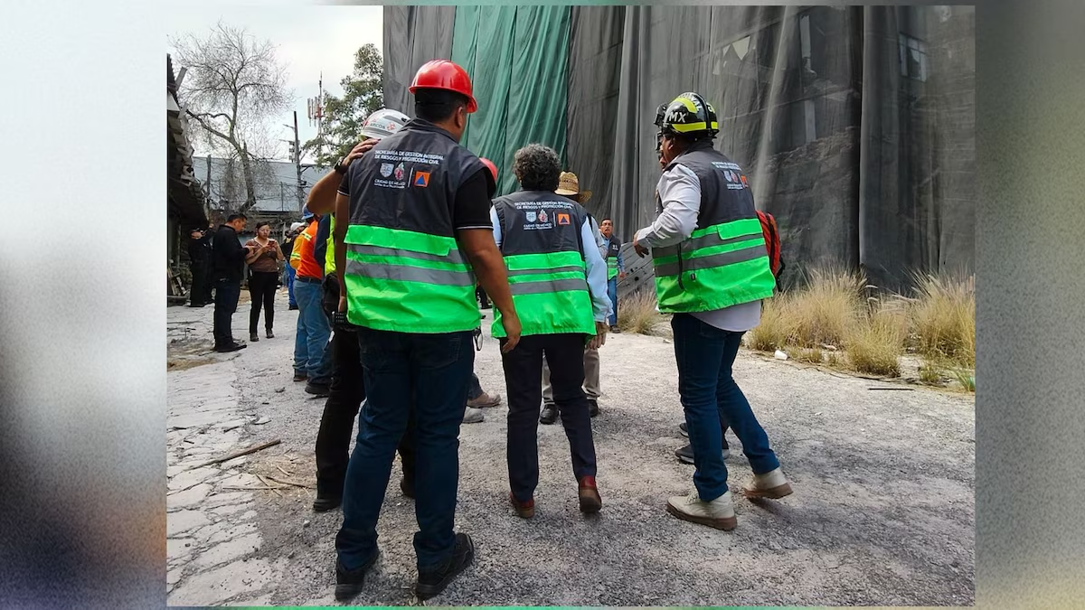 Colapsa edificio en demolición en Calzada San Antonio Abad; hay personas atrapadas