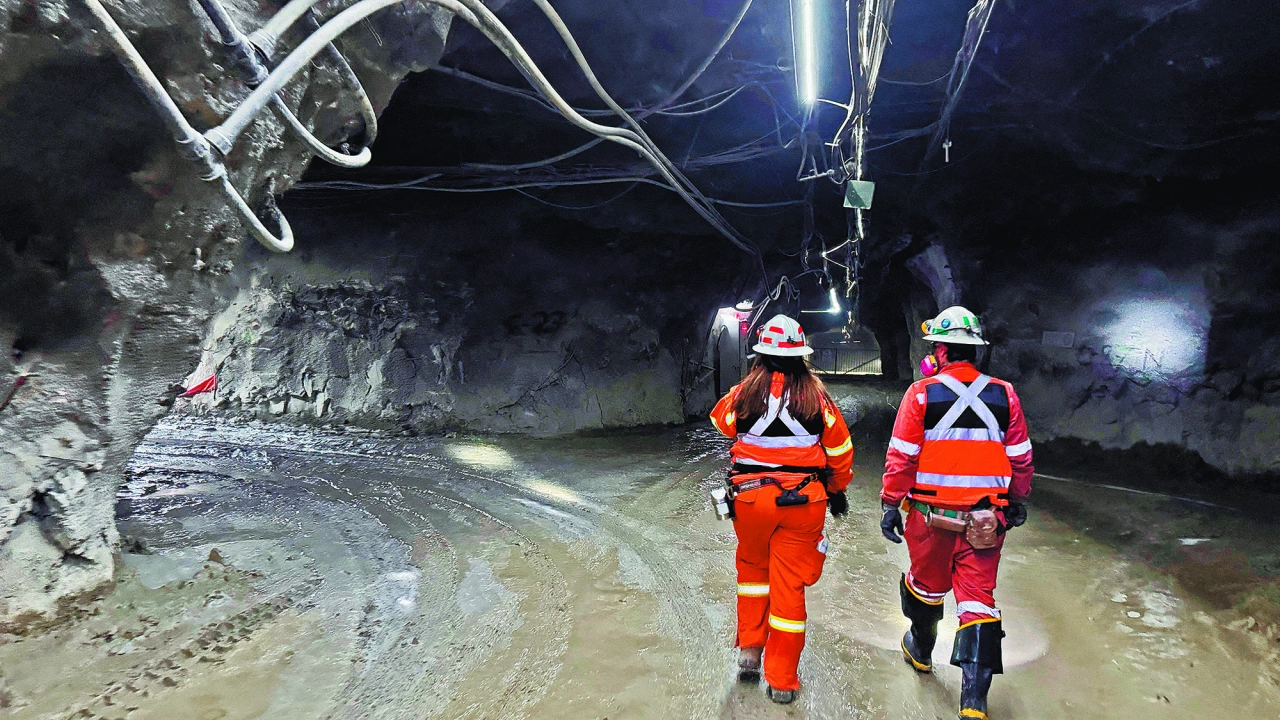 Chile firma declaración con EU para consultas sobre minerales críticos y tierras raras