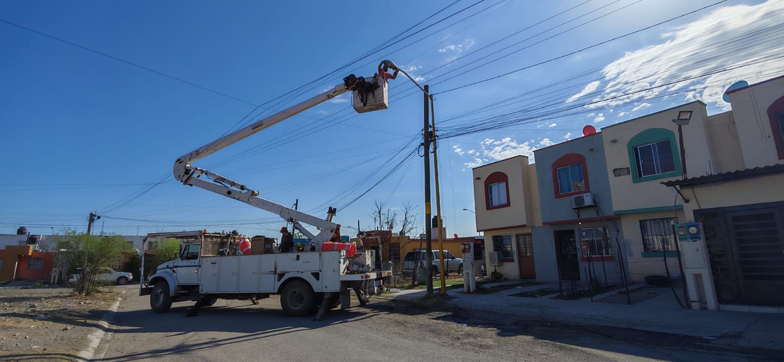 Repara constructora drenaje por gestión de Laura Jiménez