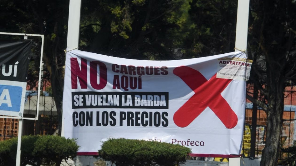 “Dobla” Profeco a gasolineros, reducen costos tras operativos
