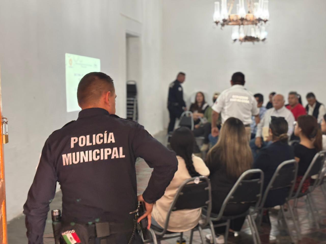 Capacitan a cuerpos de emergencia de Parras