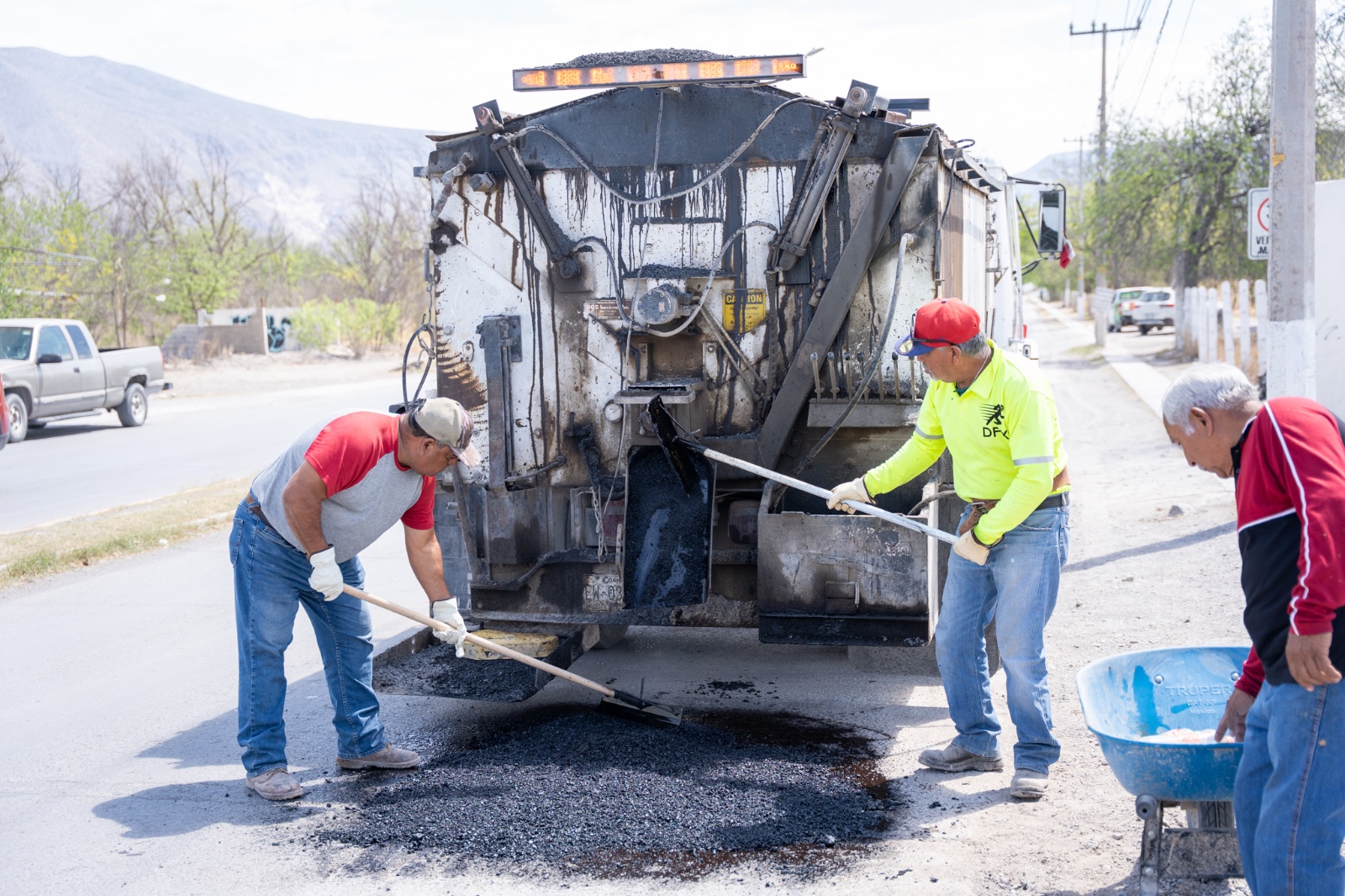 INICIAN TRABAJOS DE BACHEO EN EL BULEVAR JUÁREZ EN CASTAÑOS