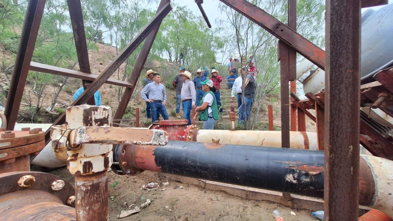 Supervisan sistema de bombeo para riego en Ejido Hidalgo Uno