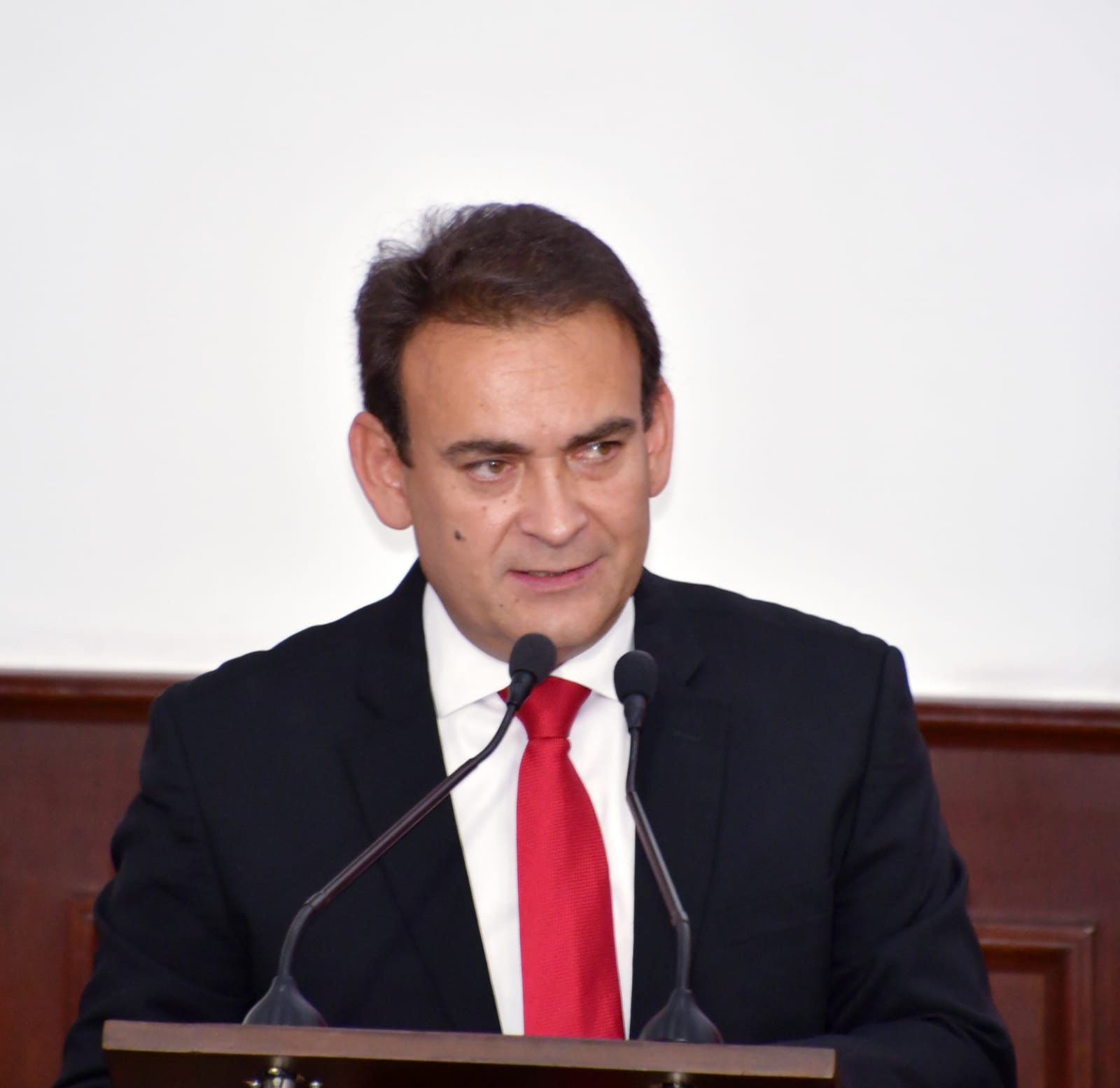 Exhorta a municipios a respetar áreas verdes