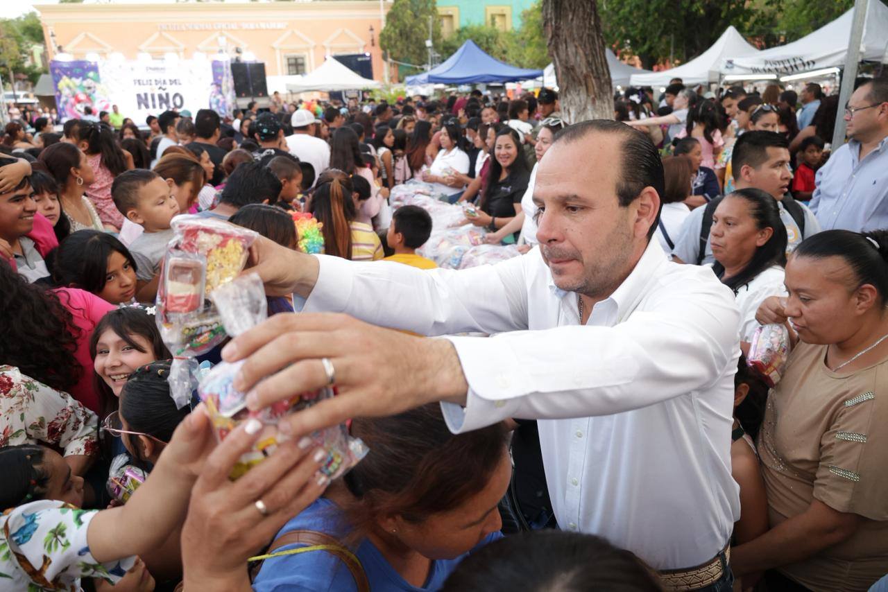 Celebran en Parras en grande el Día del Niño