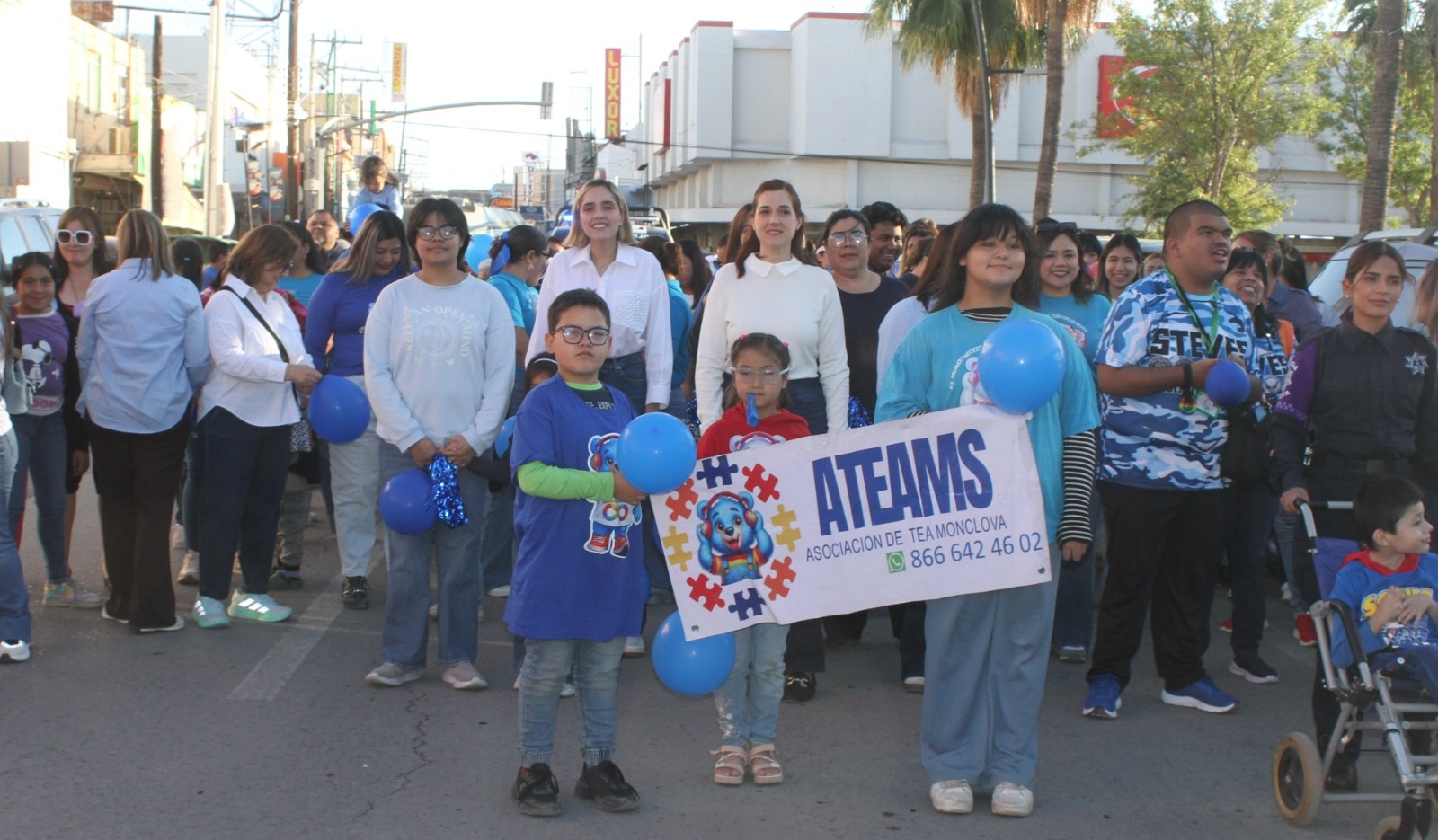 Concientizan con marcha y hacen visible el autismo