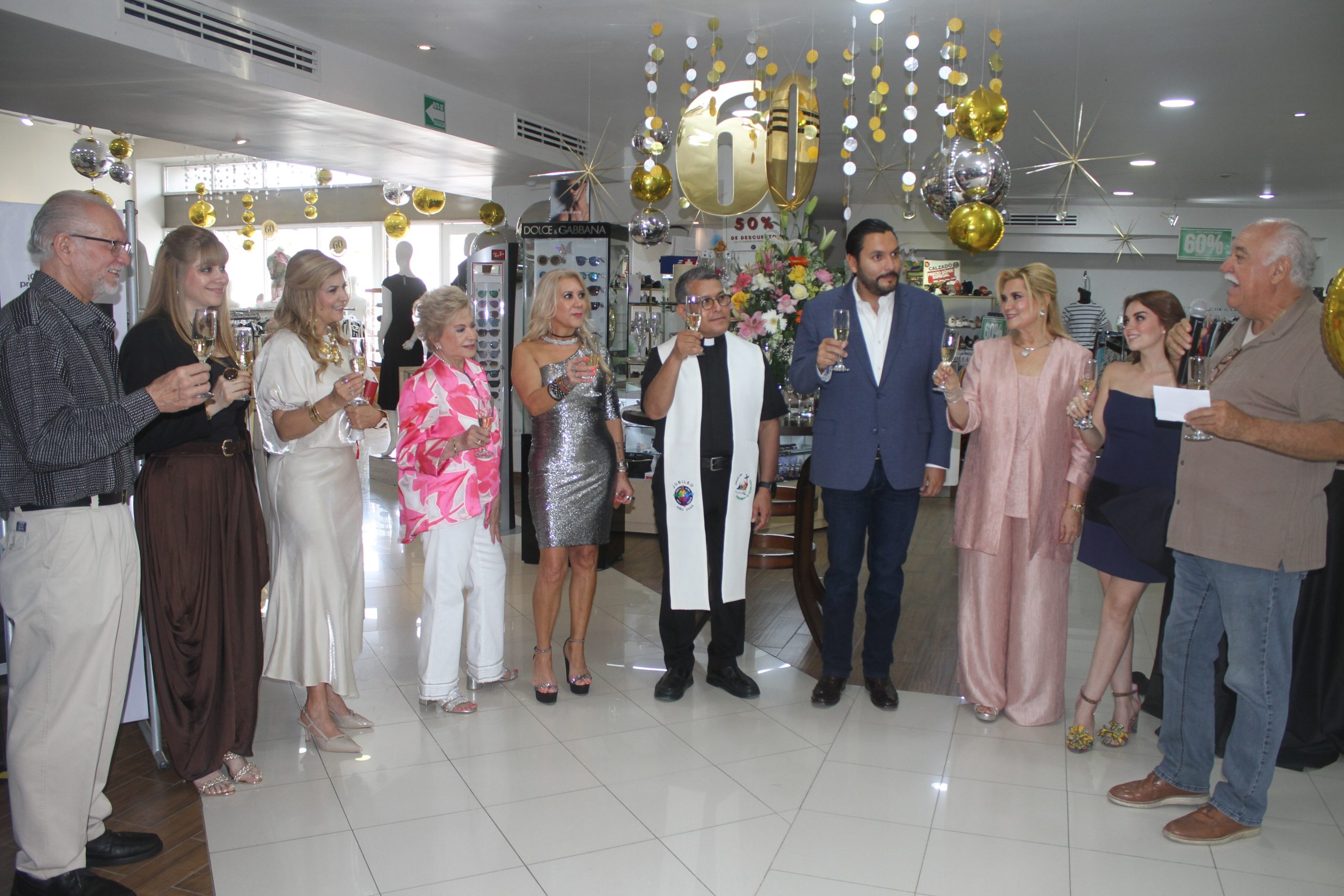Casa Edith: 60 años vistiendo a Monclova con tradición y fe