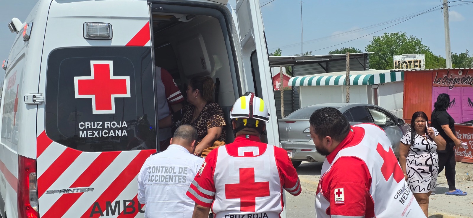 Maniobra imprudente causa lesiones y daños