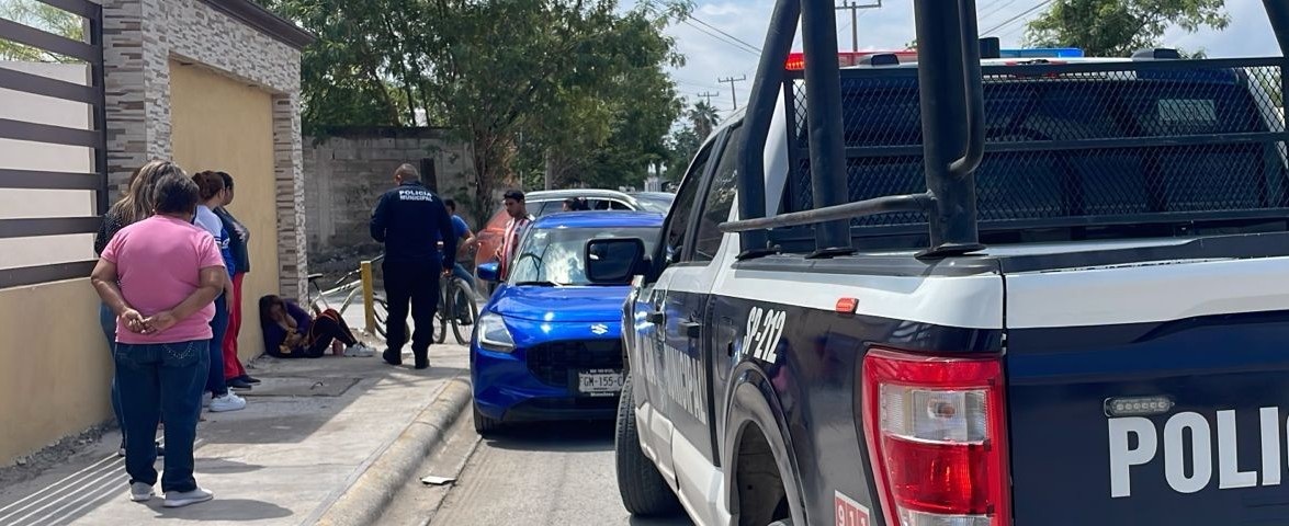 Se baña en el río… ladrón roba su mochila y colapsa