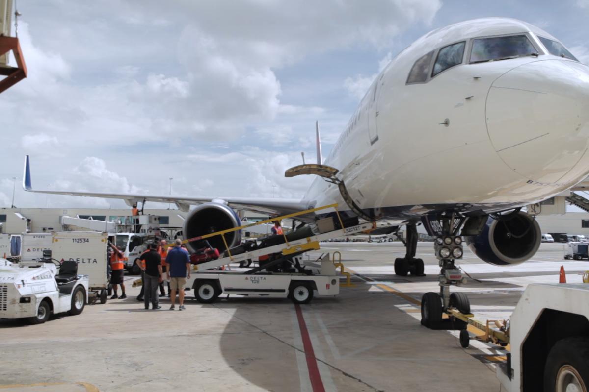 Deja Magnicharters pasajeros gastados