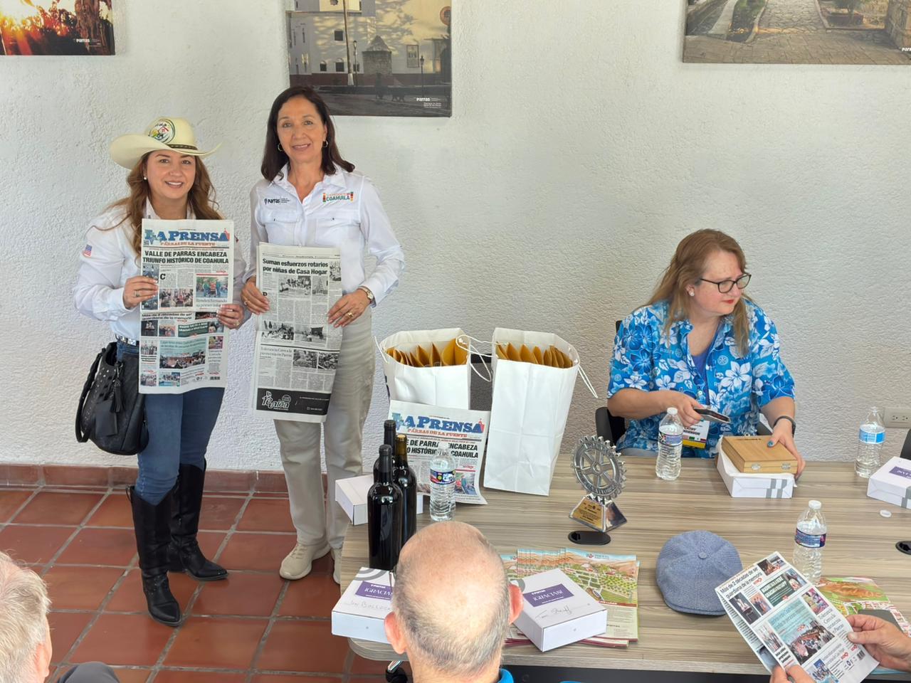 Viajan a Texas ejemplares del Semanario LA PRENSA PARRAS