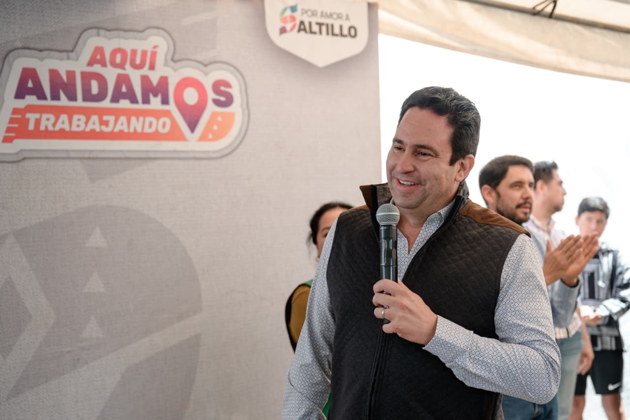 Arranca Javier Díaz más obras de pavimentación