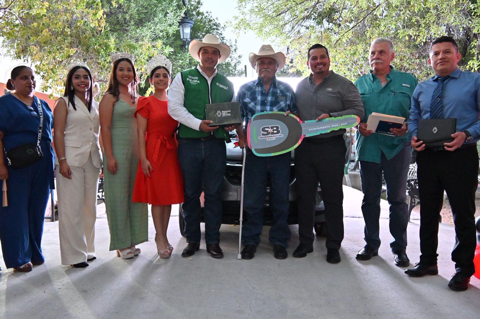 Entregan auto por pago del predial 2026 en San Buena