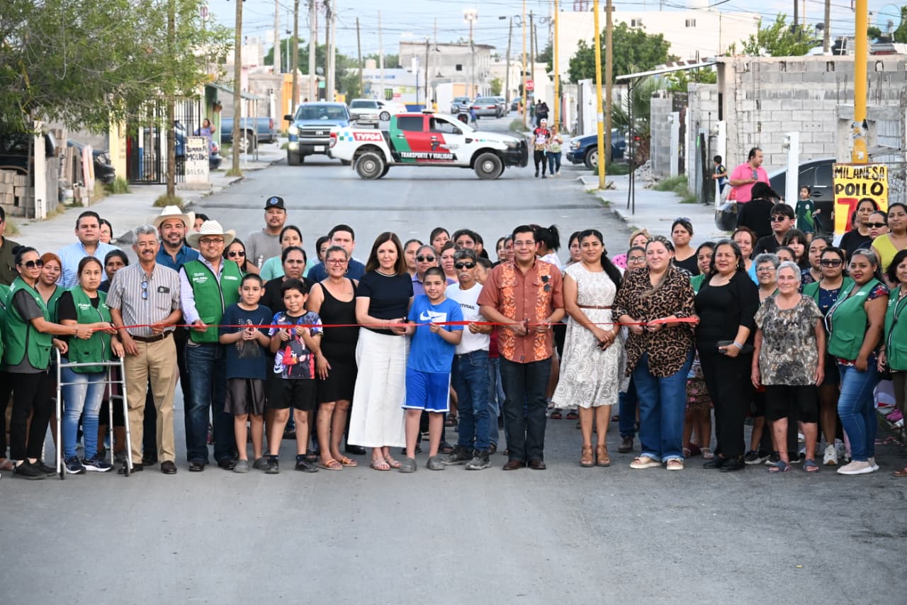 Entrega Sari pavimentación en “Jardines del Aeropuerto”