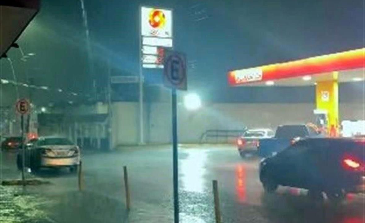 Alertan tormentas y posibles tornados
