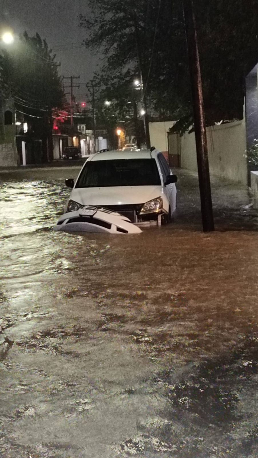 Contratan más pólizas de autos tras inundaciones