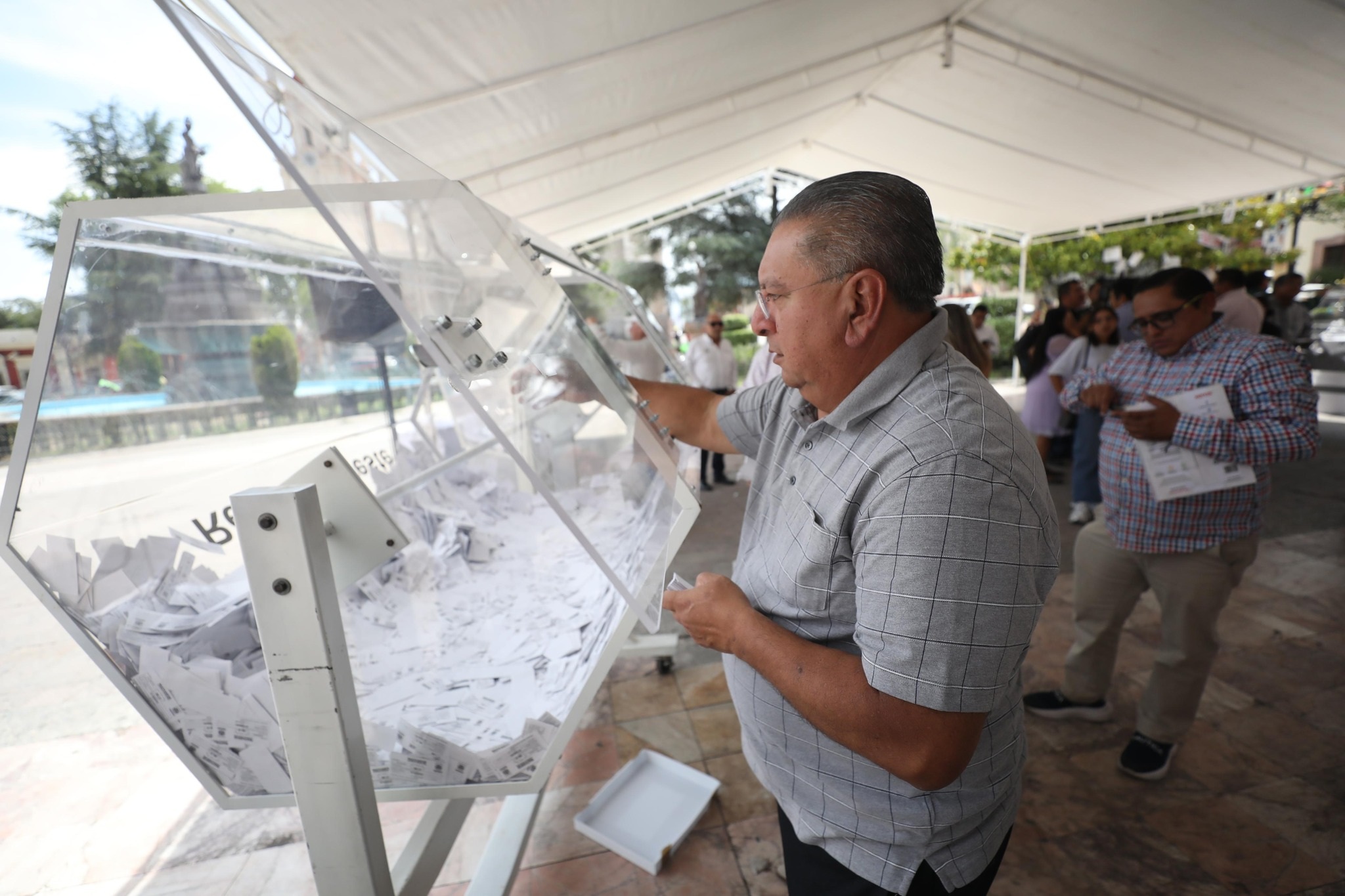 Monclovense gana casa en sorteo “Coahuila Pa’ Delante”