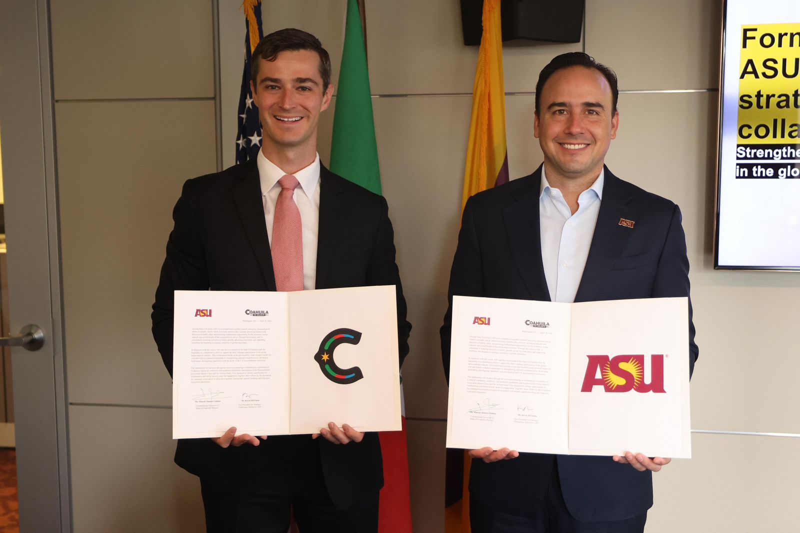 FIRMAMOS EN WASHINGTON D.C. ACUERDO HISTÓRICO EN MATERIA DE SEMICONDUCTORES: MANOLO