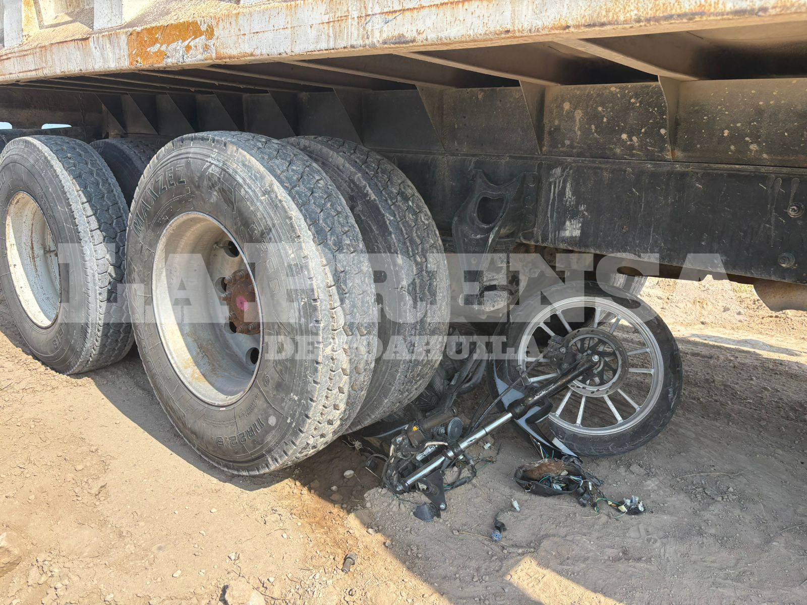 Pierde la vida motociclista arrollado por camión