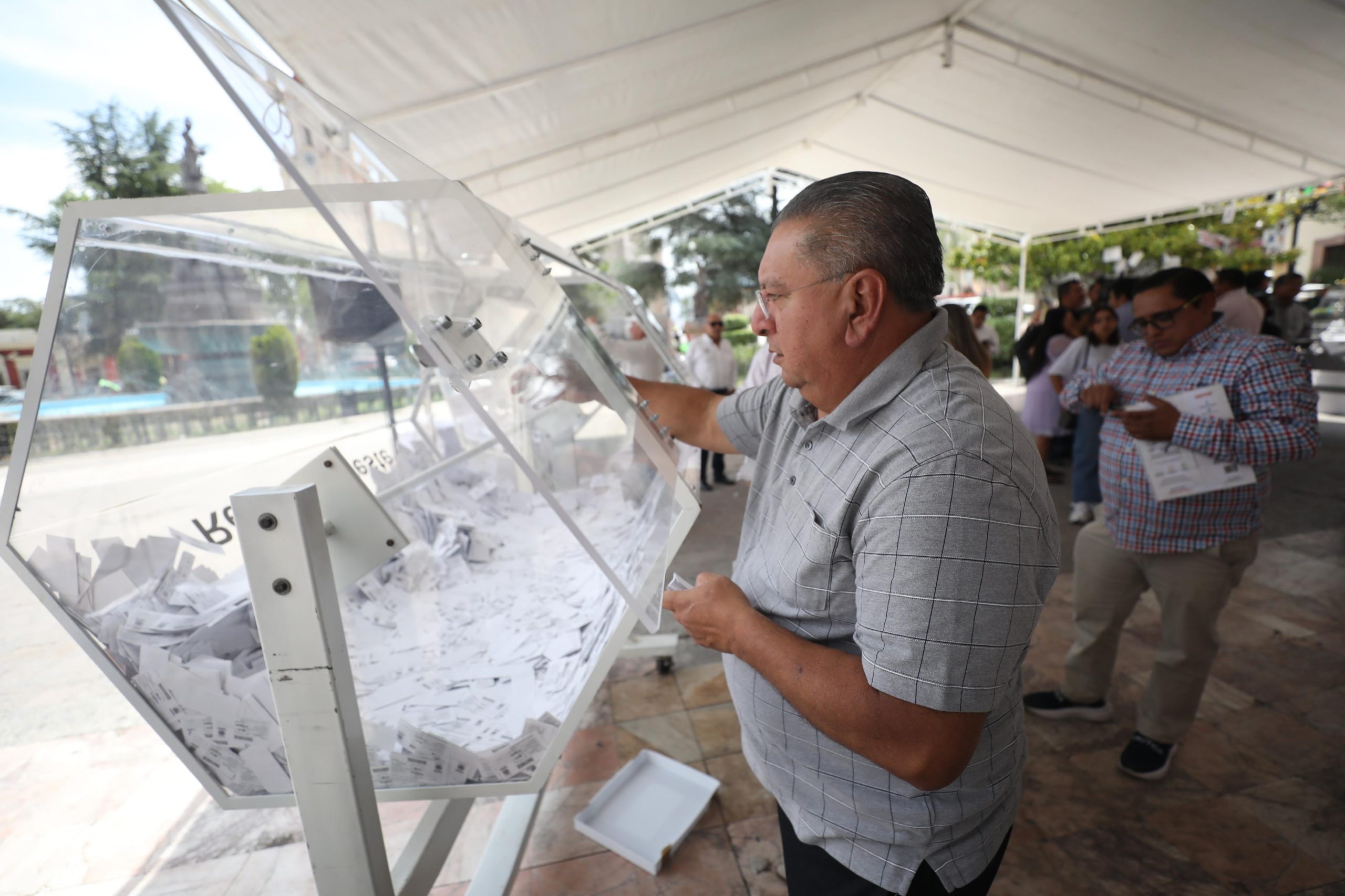 PREMIAN A CONTRIBUYENTES CUMPLIDOS CON EL SORTEO “COAHUILA PA’ DELANTE 2026”