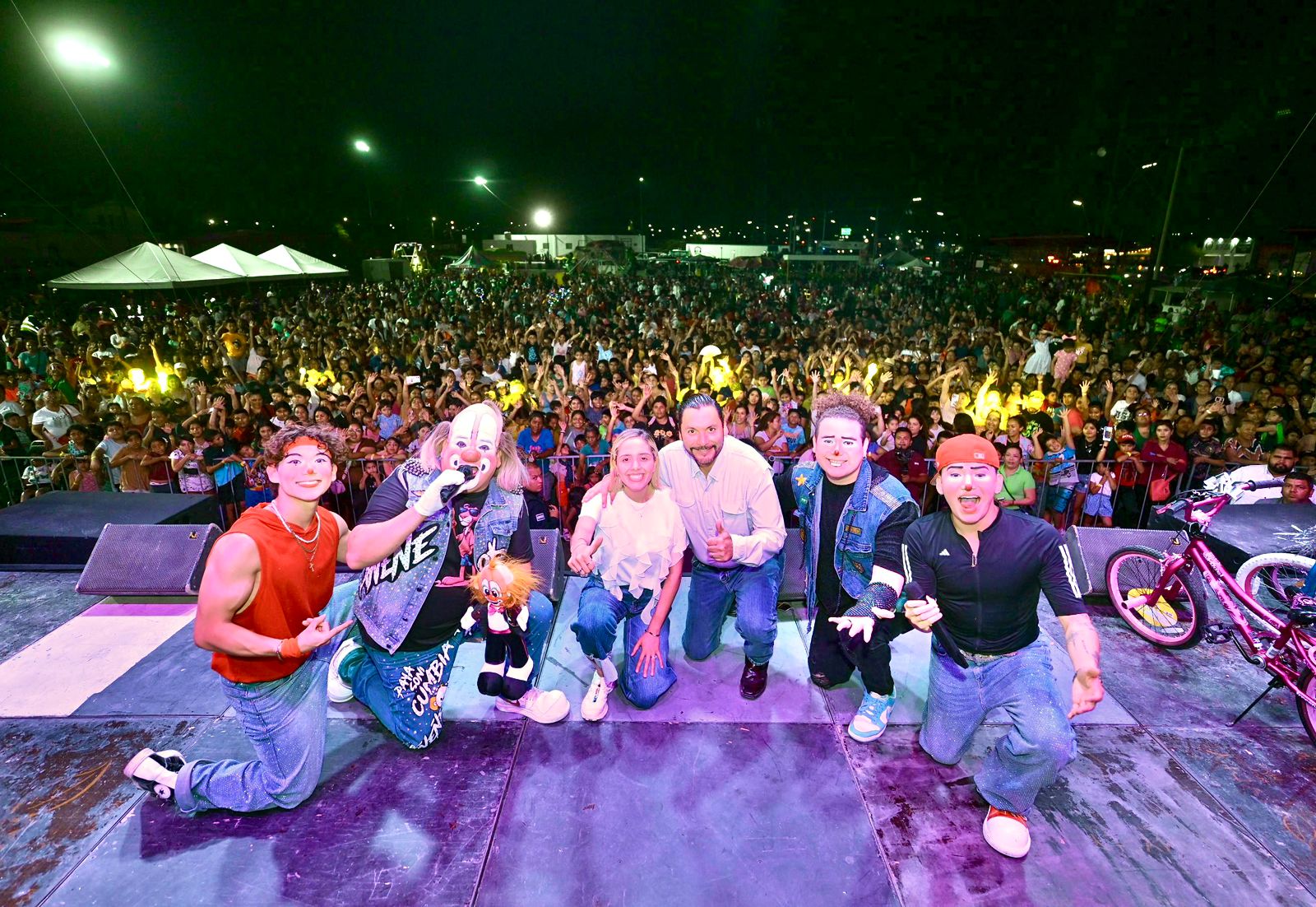 Carlos Villarreal y DIF Monclova celebran a niñez con gran festival