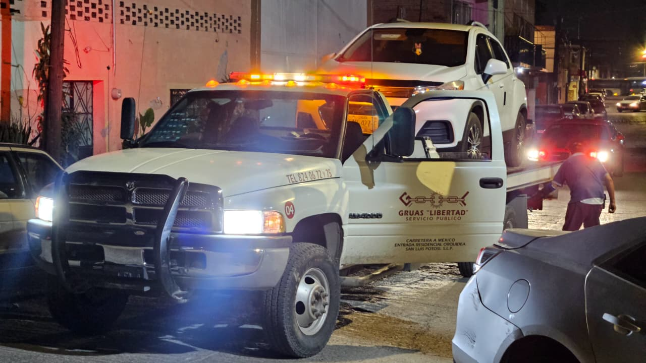 Recuperan Comisaría y autoridades de SLP camioneta robada en autolavado