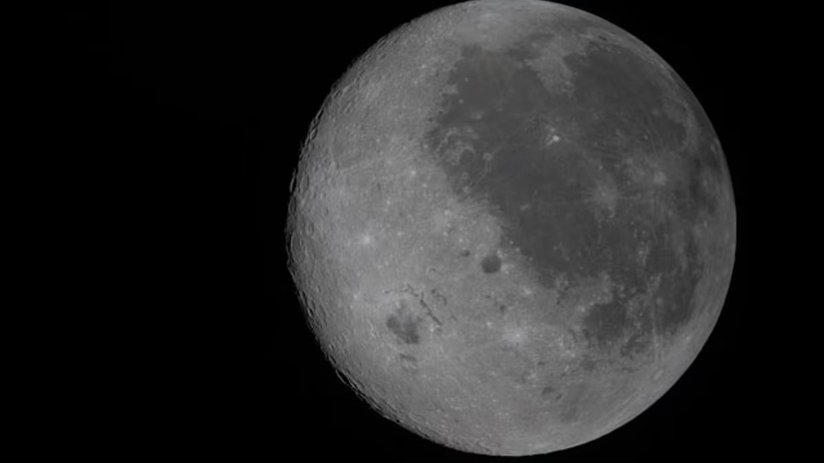 ¿Quién fue Caroll Weisman, esposa de un comandante de Artemis II que ahora ‘tiene’ un cráter en la Luna?