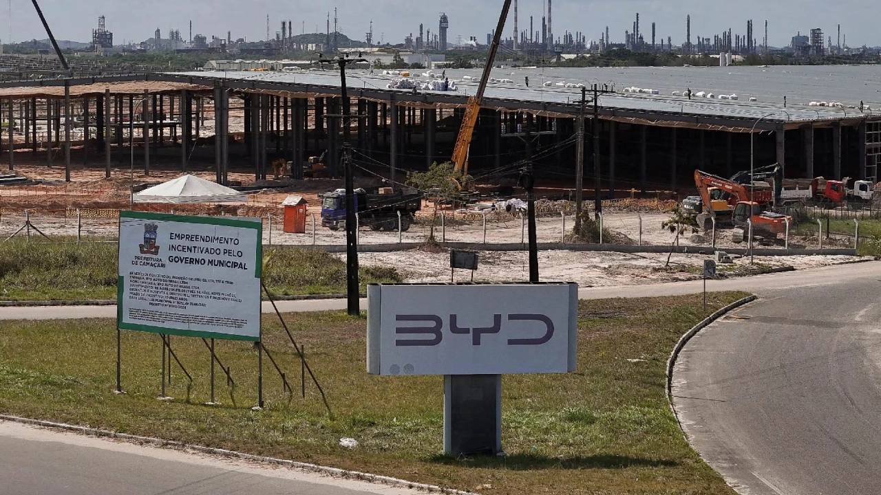 Brasil incluye a BYD en lista negra de empresas con condiciones laborales similares a la escl*vitud