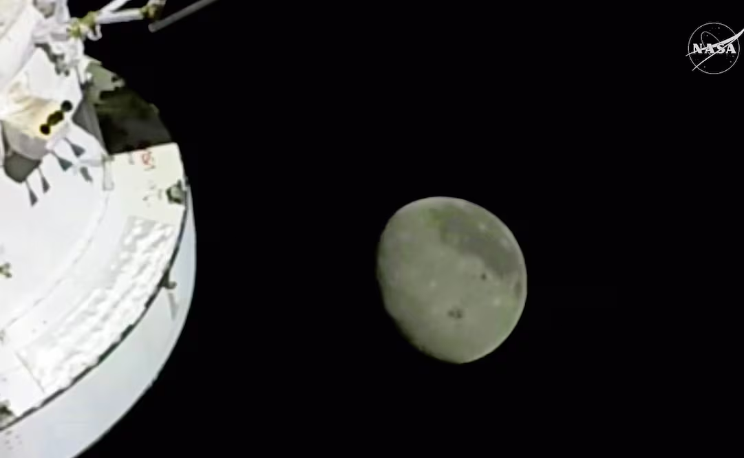 Astronautas de Artemis II salen de la influencia lunar; se dirigen hacia la Tierra