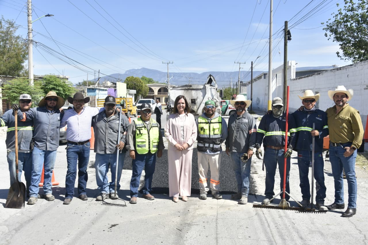 Sari Pérez arranca programa intensivo de bacheo en Frontera