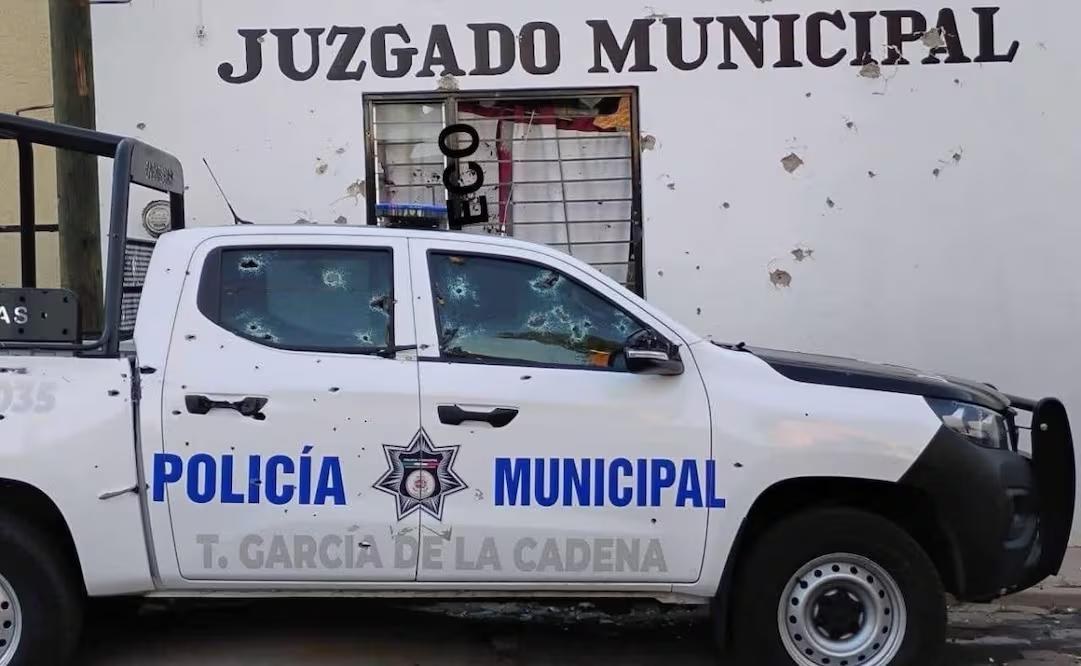 Grupo armad0 ataca la comandancia de Trinidad, Zacatecas; reportan una persona muert4