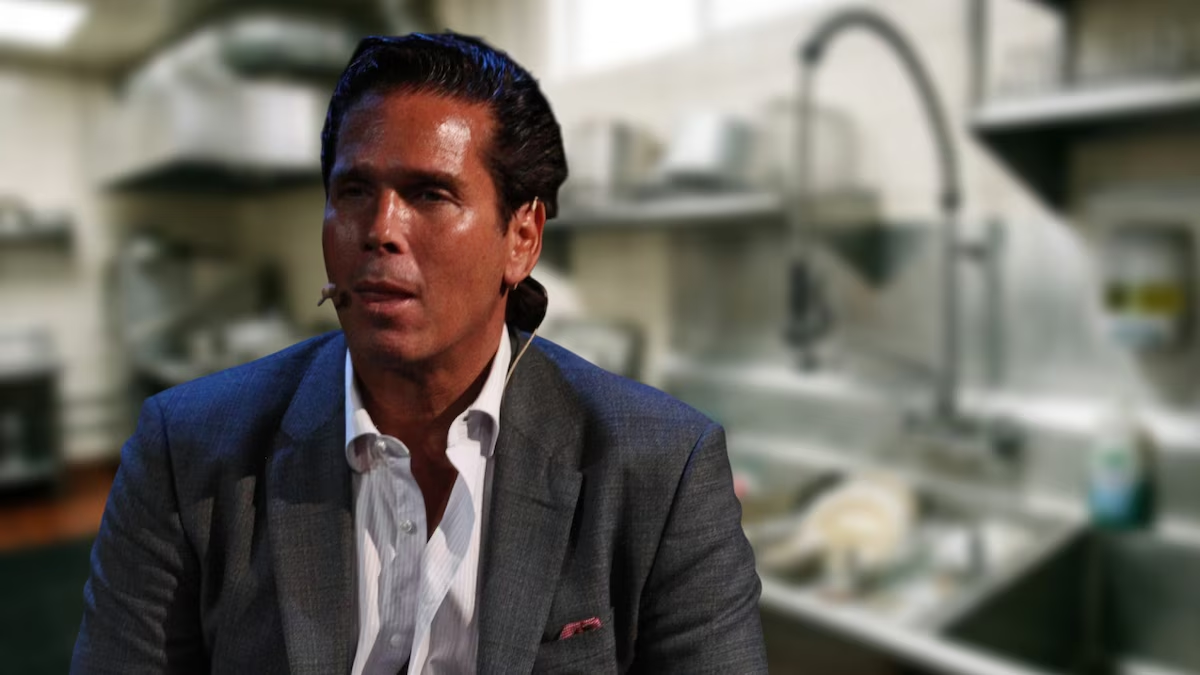 ‘No quiero estudiar Derecho’: Roberto Palazuelos trabajó lavando platos con un Rolex en Londres