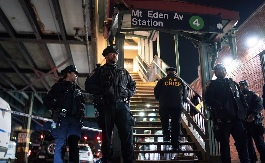 Hombre que atacó con machete a personas en metro de Nueva York decía ser «Lucifer»; cometió un «acto aleatorio de violencia»