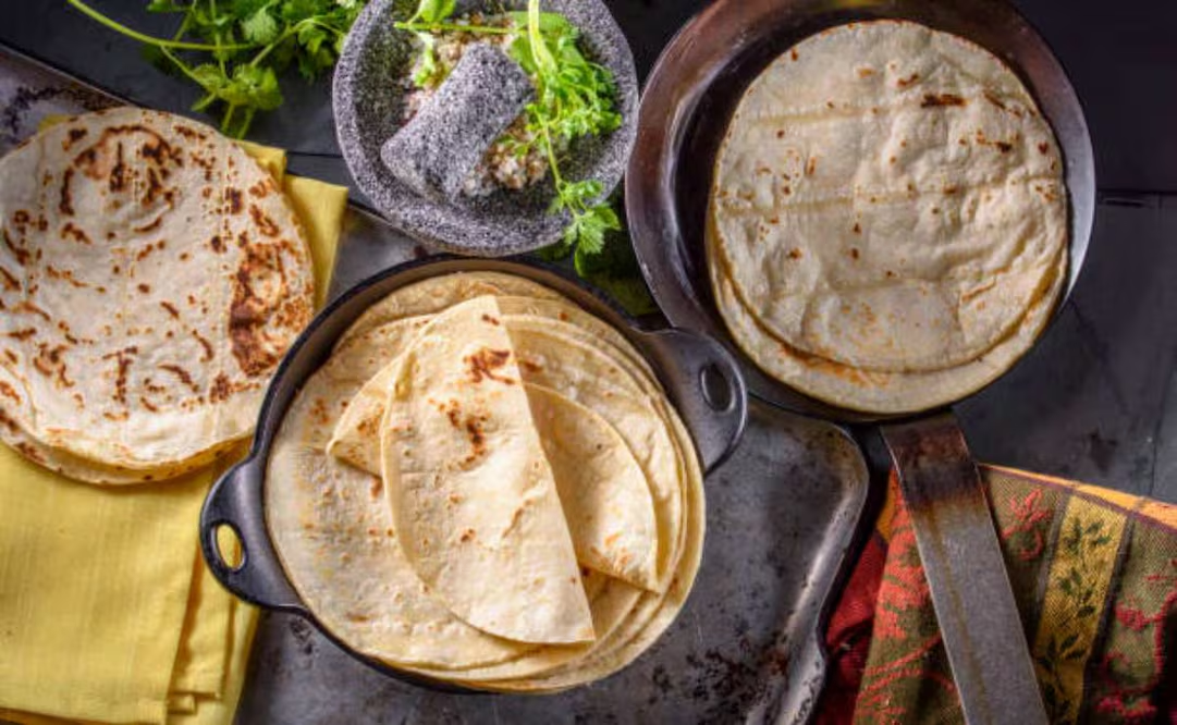 Tortillas podrían subir hasta 4 pesos por aumento de harina de maíz; competencia desleal distorsiona mercado
