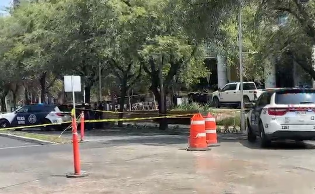 Mat4n a bal4zos a hombre en San Pedro Garza García, Nuevo León; agresores huyen