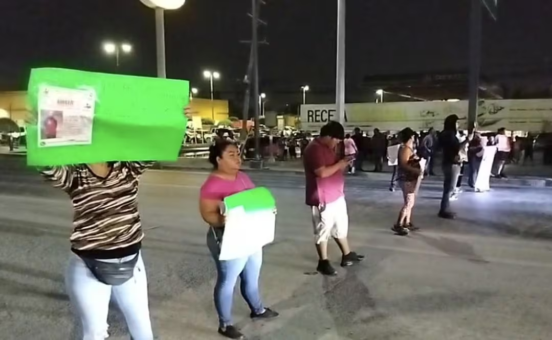 Bloquean carretera de Reynosa por desaparición de Adalyz Jaramillo; “Mijita regresa», pide madre de la menor de 12 años