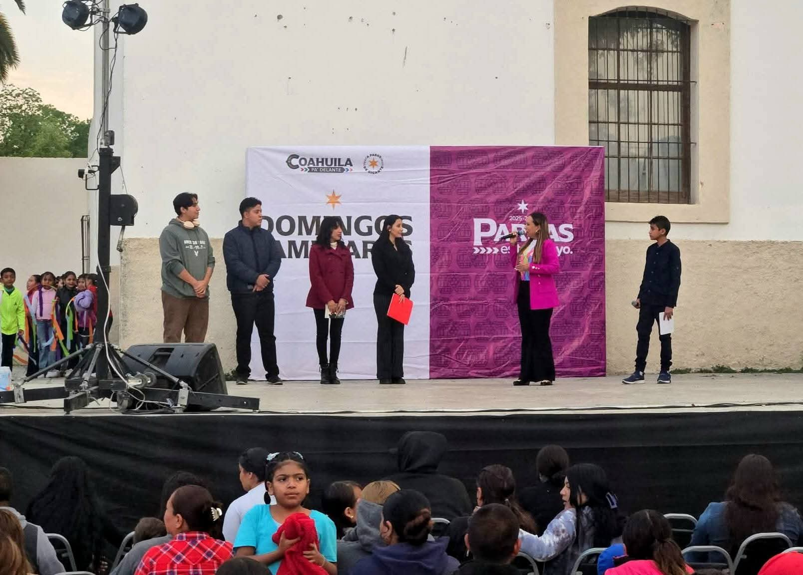 “Domingos Familiares” llena de vida la Plaza de Armas de Parras