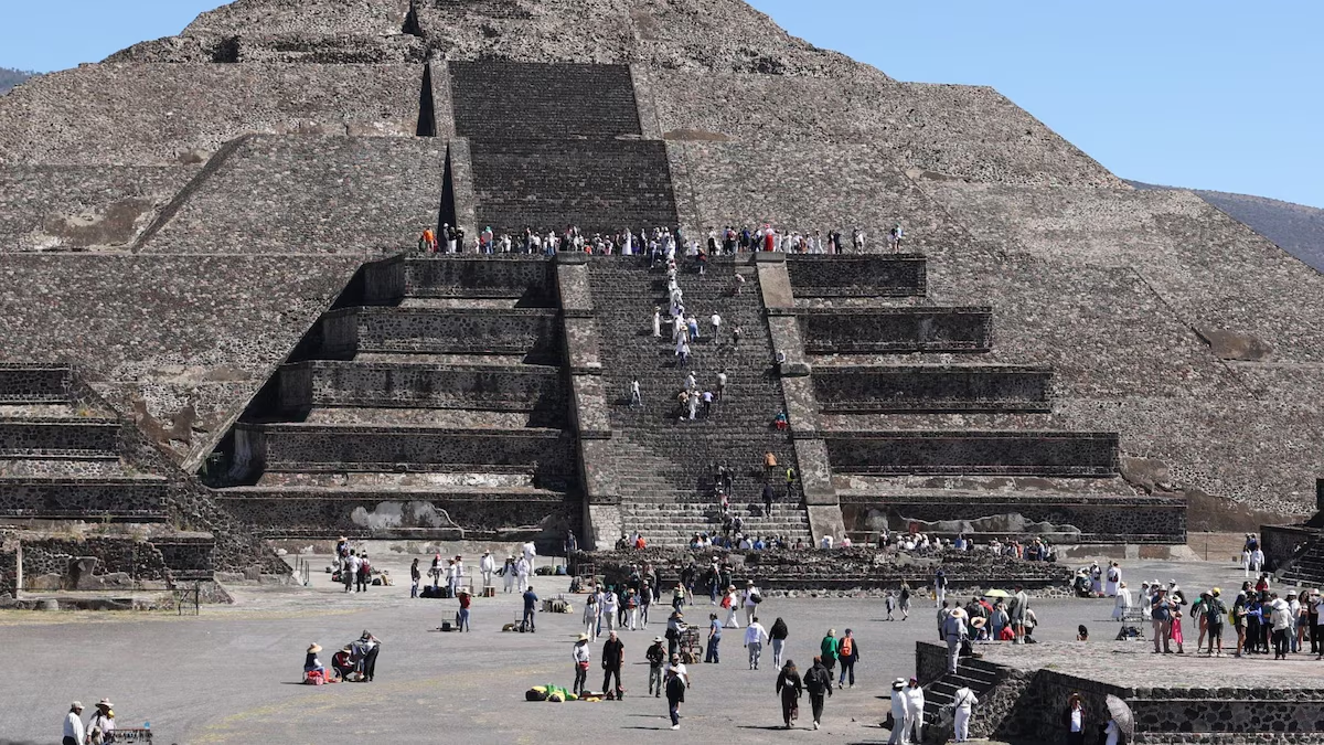 Hombre mat4 a mujer canadiense y hiere a varias personas más en zona arqueológica de Teotihuacan