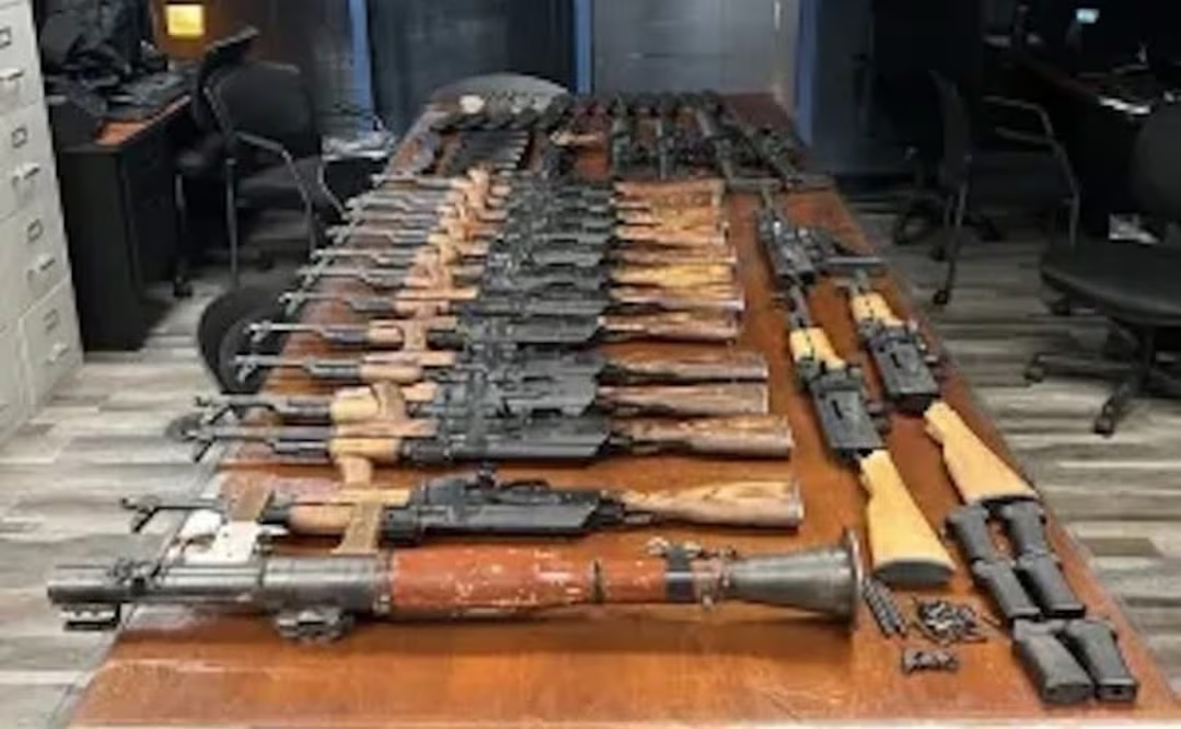 Aseguran arsenal con lanzacohetes que pretendía ser ingresado a México por garita de Nogales; detienen a una mujer