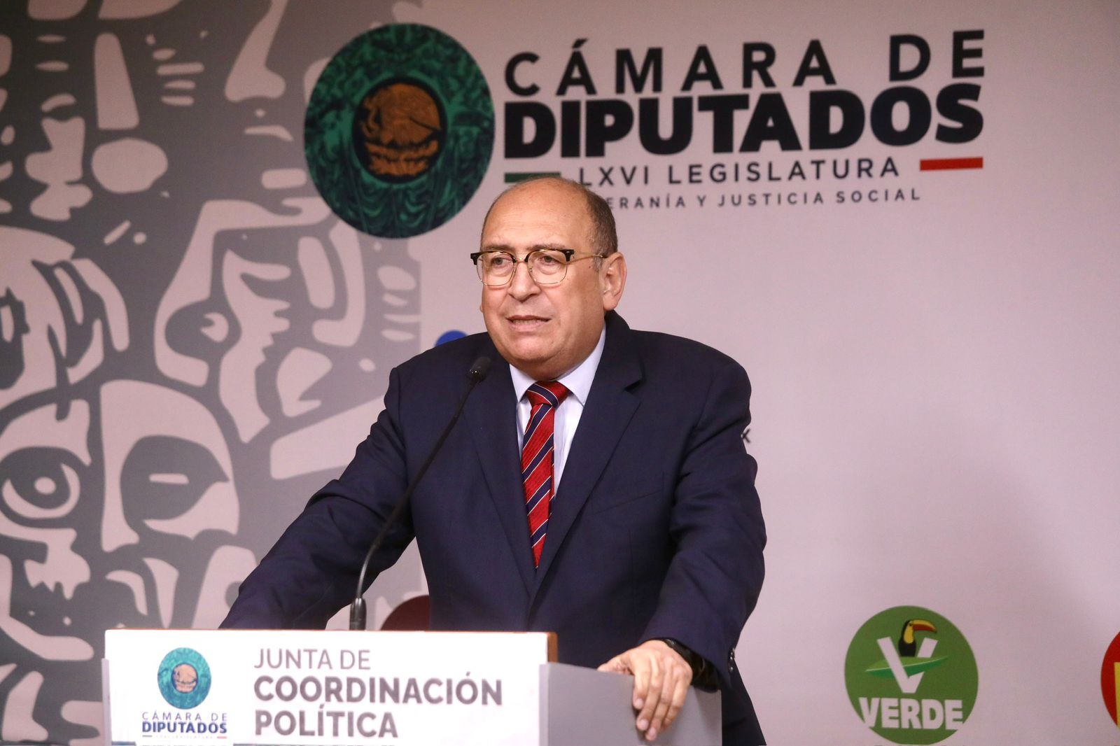 RUBÉN MOREIRA IMPULSA REFORMA PARA APOYAR A ASESORES TÉCNICOS PEDAGÓGICOS
