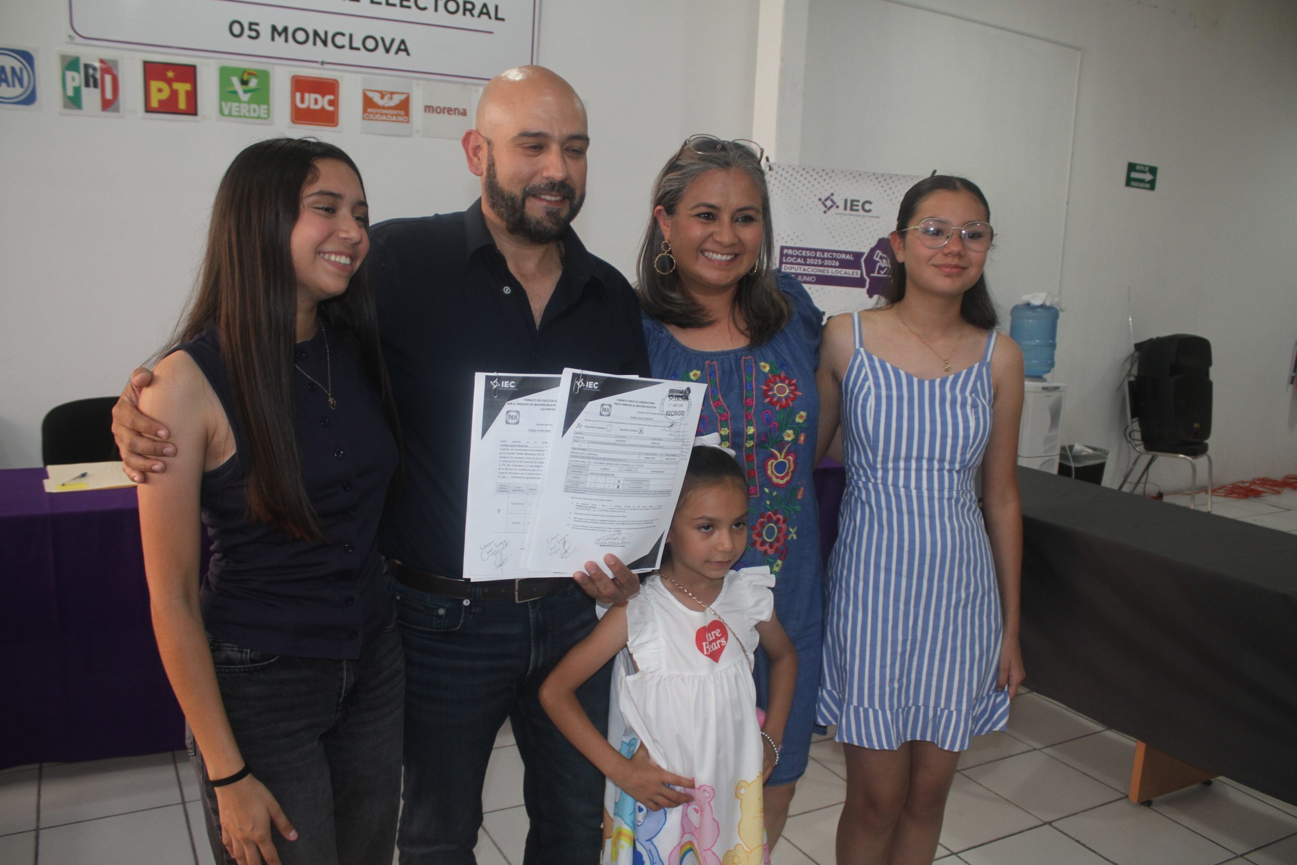Se registra Héctor Garza; es el candidato del PAN