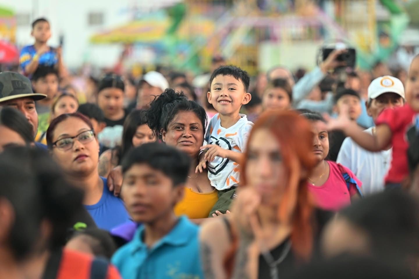 Festejan Carlos y Mavi en grande a niños de Monclova