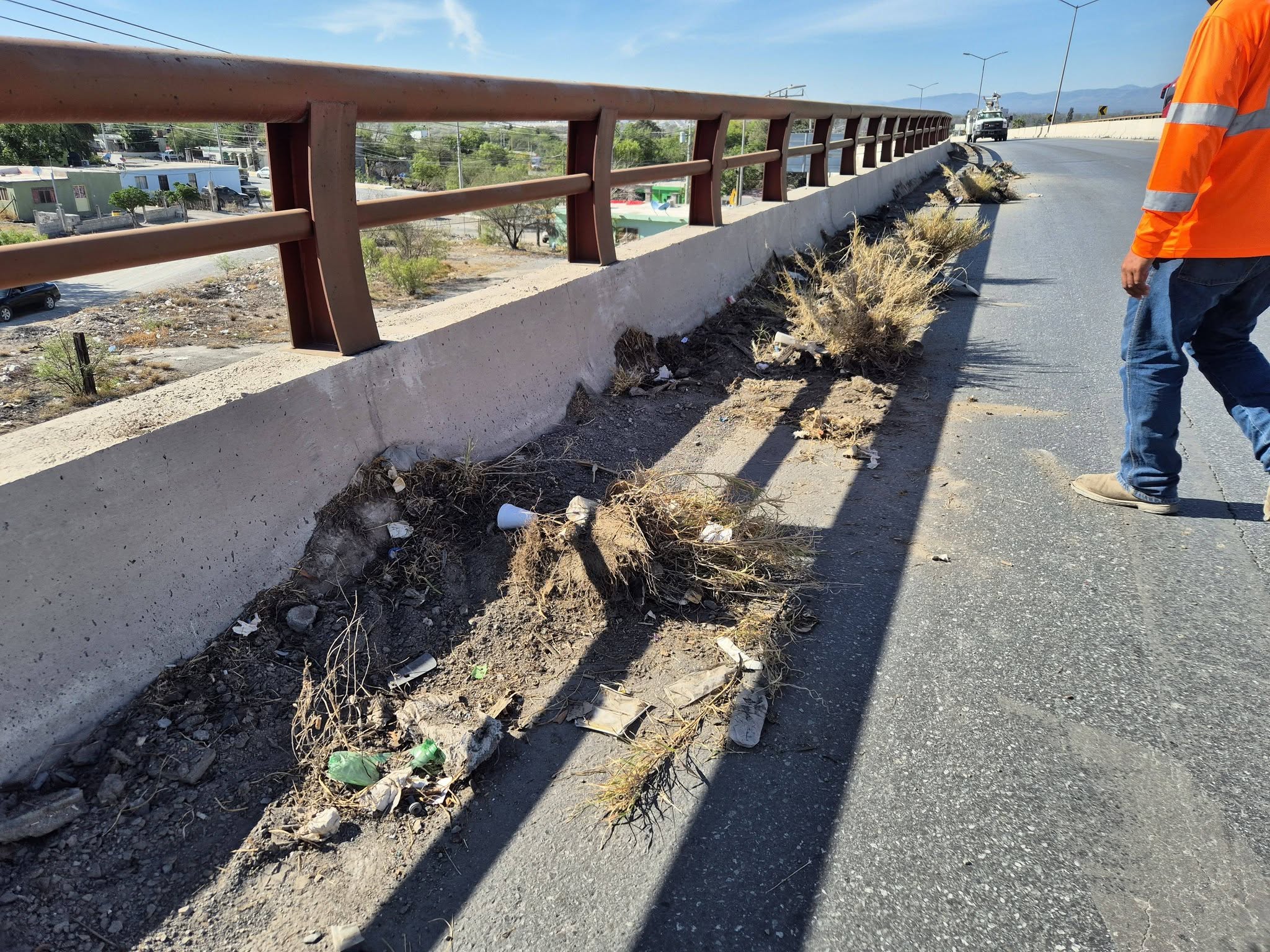 Renuevan imagen del puente Soriana