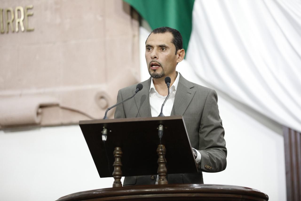 Exhorta Sergio Velázquez a rescatar espacios deportivos