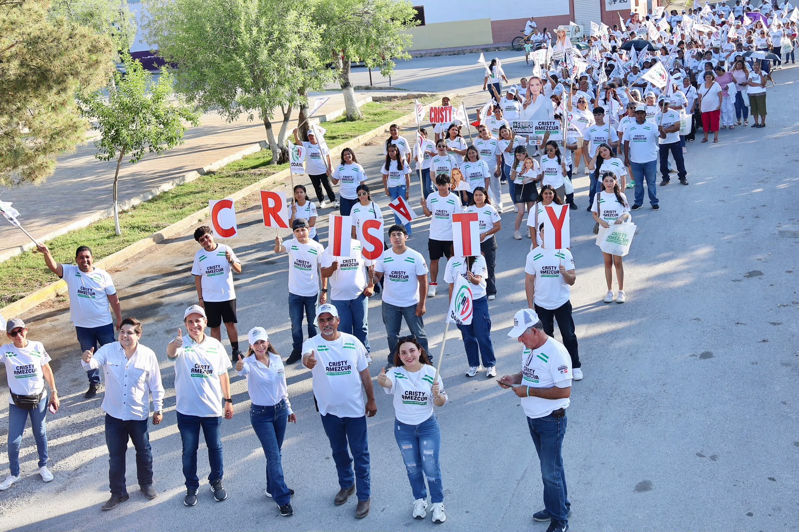 CON GRAN RESPALDO, CIERRA CRISTY CAMPAÑA EN REGION
