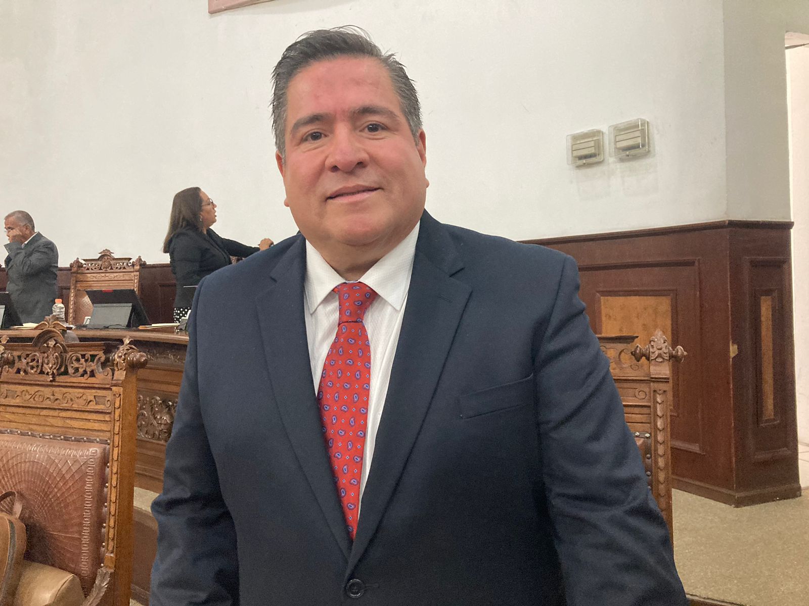 DEMANDAN RETIRAR DIPUTACIÓN A TONY