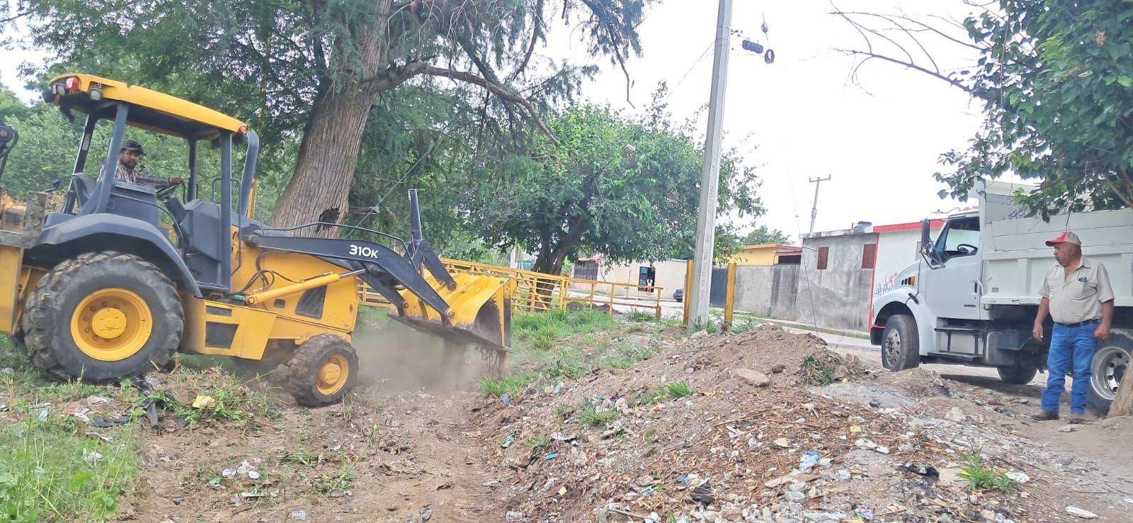 Gobierno Municipal realiza limpieza preventiva del Arroyo Zamora