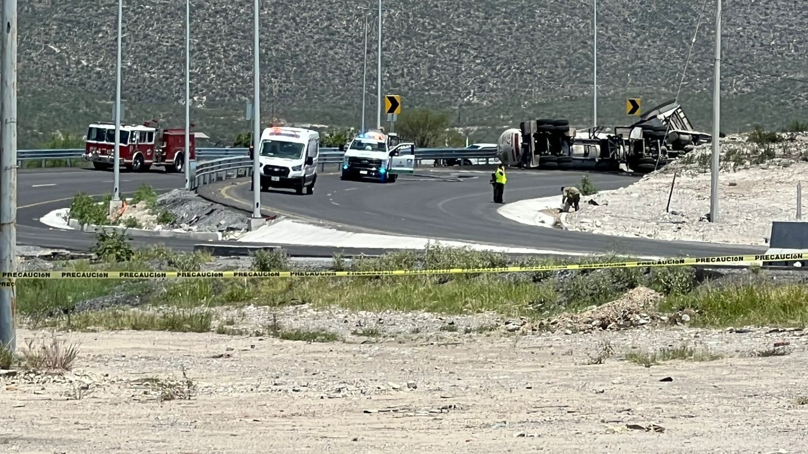Caos y terror tras volcadura de pipa